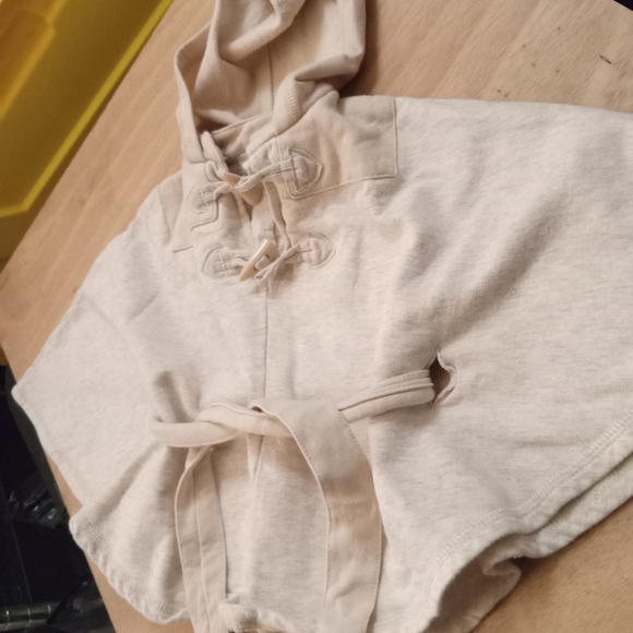 12m Emma's Garden Cream Colored Poncho with Hood - Picture 4 of 6